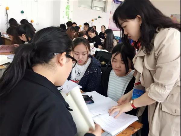 榜样的力量 || 贾琦:三尺讲台上平凡坚守的耕耘者