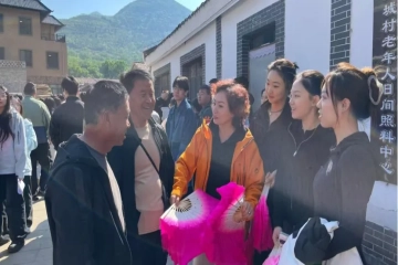 走进我校音乐学院院长赵林春