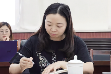 闫静静:倾心科研教育 耕耘一方天地